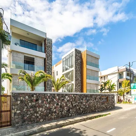 One Bay Residence Apartment 6 Pereybere Beach Exterior photo